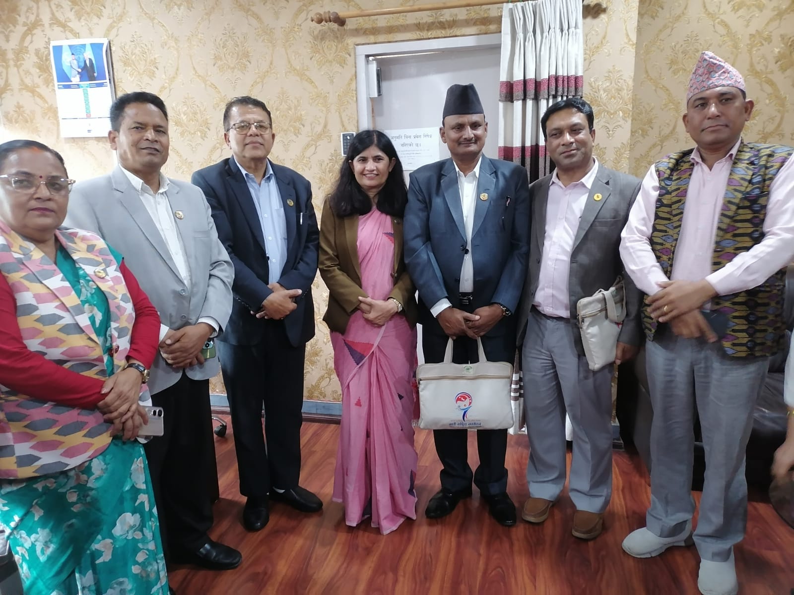 मुक्ति समाज नेपालद्वारा मन्त्री न्यौपाने समक्ष ध्यानाकर्षण पत्र बुझाइयो