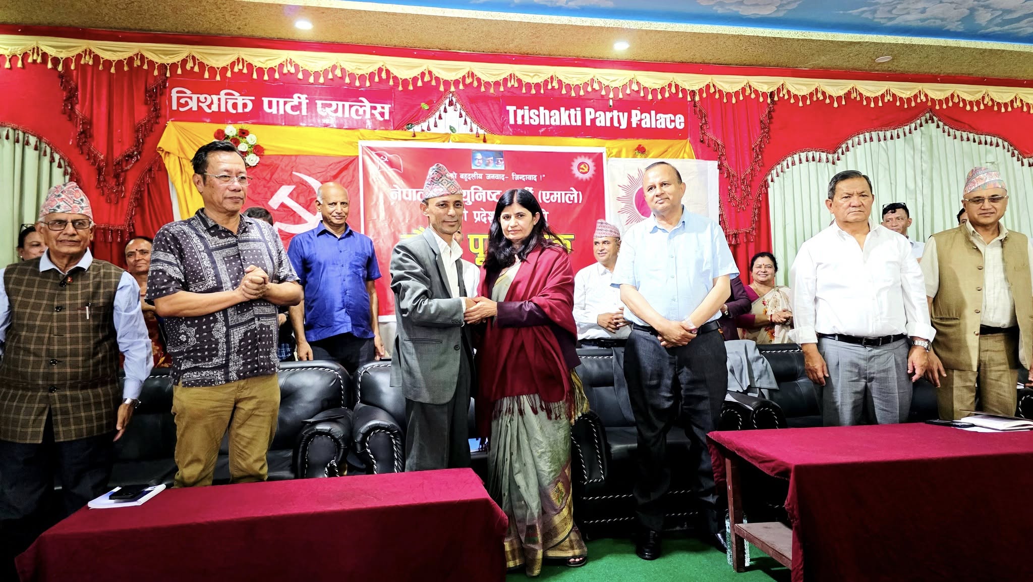 संघीय मामिला तथा सामान्य प्रशासन मन्त्री भगवती न्यौपानेलाई पोखरामा सम्मान