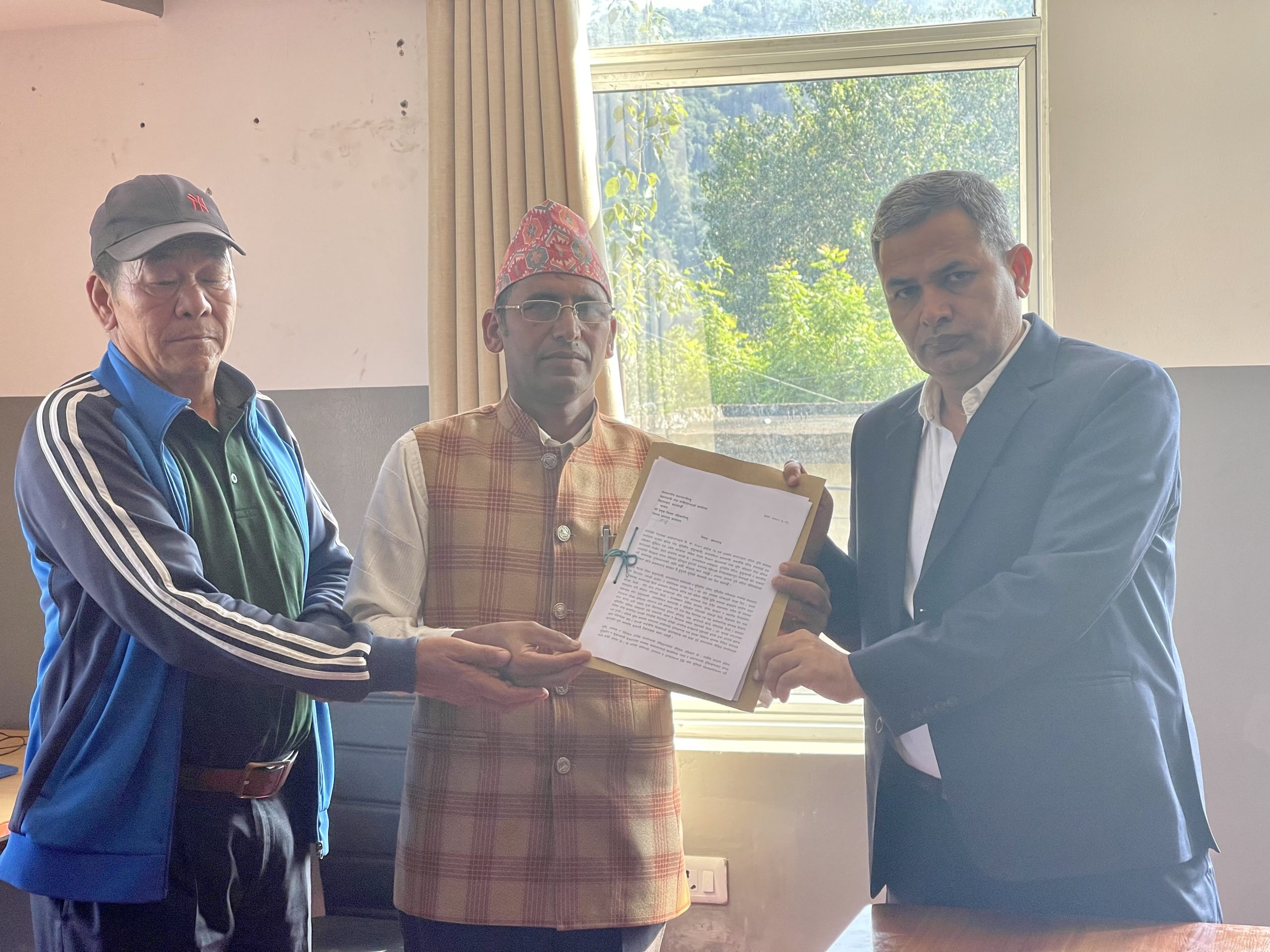 भूमिहीन, सुकुम्बासी र मजदुर समस्याको समाधानका लागि ज्ञापनपत्र