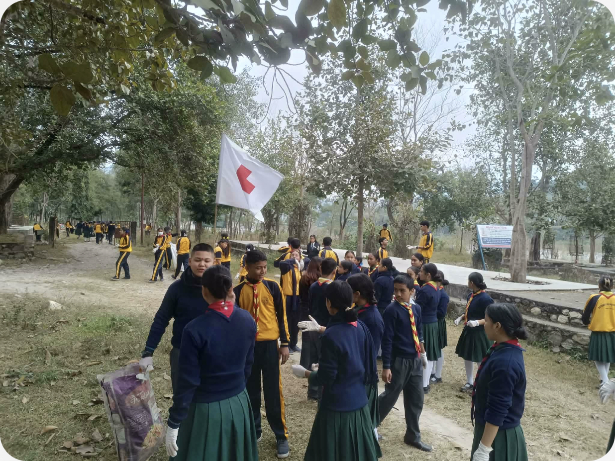 जुनियर रेडक्रस सर्कल सत्यवती माविद्वारा धार्मिक स्थलमा सरसफाइ