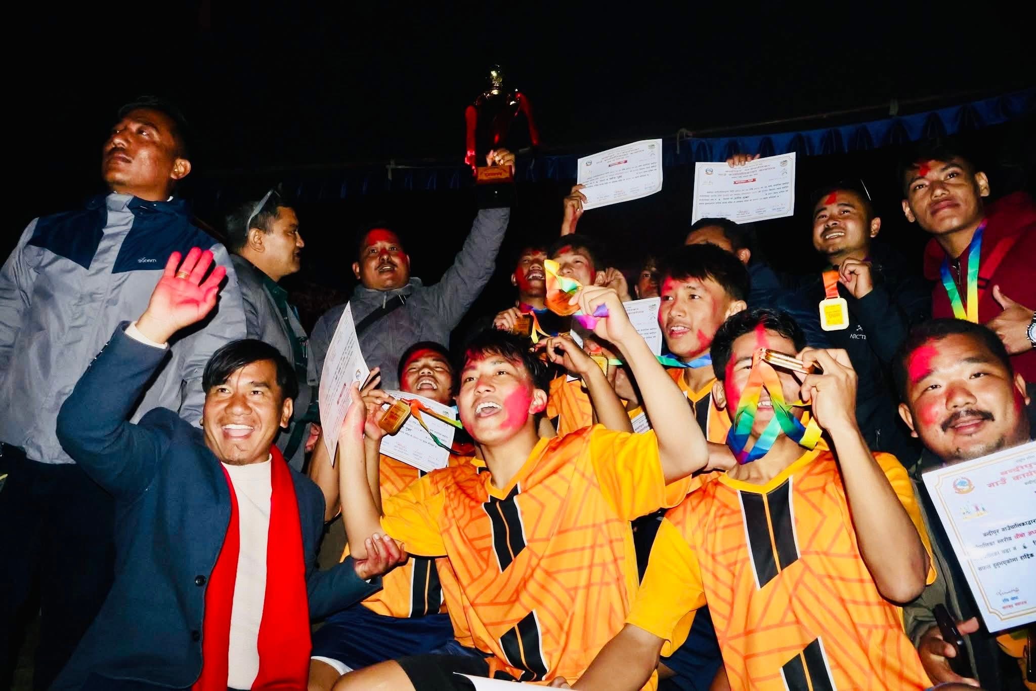 बन्दीपुरमा चौथो अध्यक्ष कप खेलकुद प्रतियोगिता सम्पन्न फुटबलमा वडा ६ ‘ए’ र भलिबलमा वडा ३ ‘ए’ विजयी