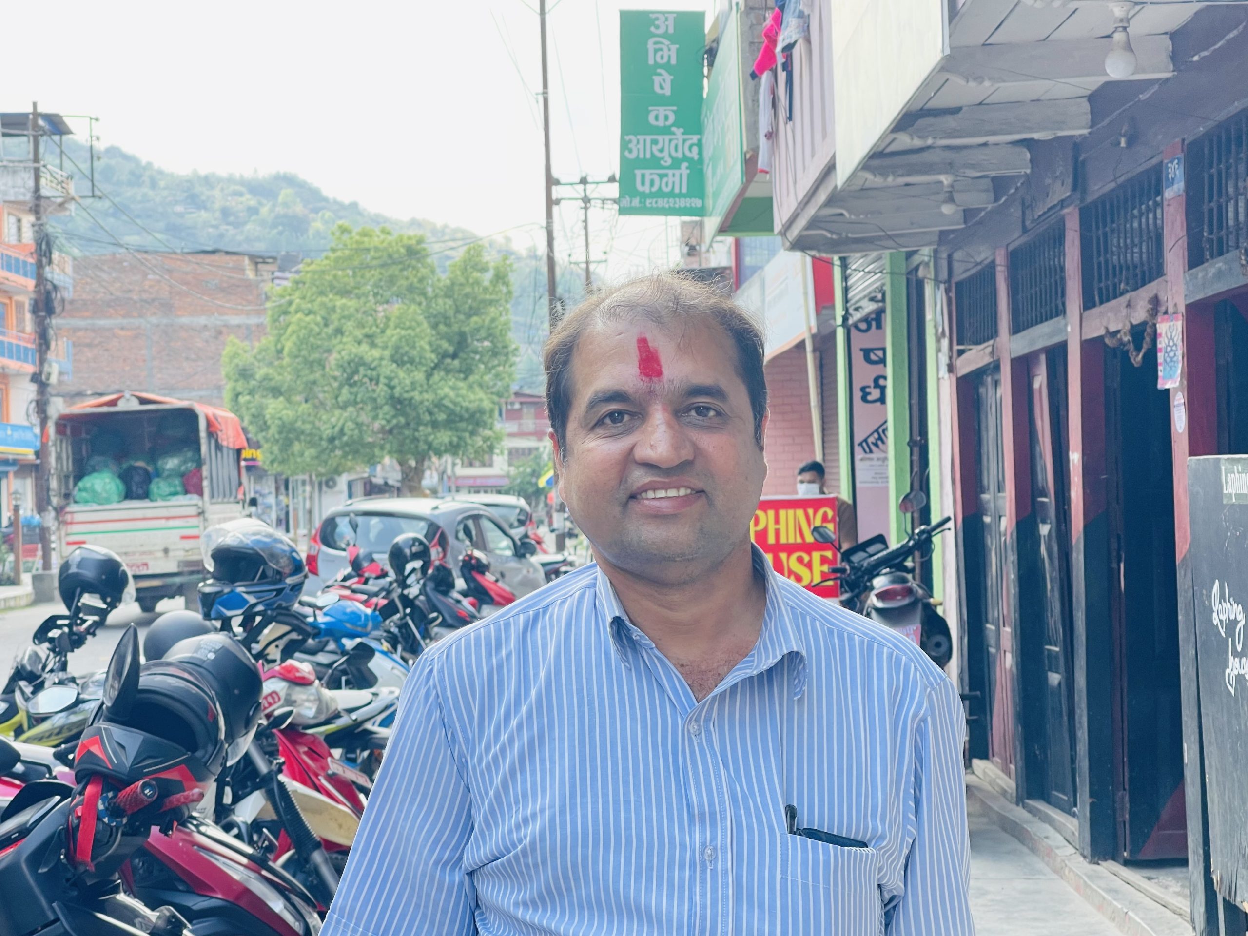 तनहुँमा आयुर्वेद औषधि व्यवसायी संघमा चापागाईँ