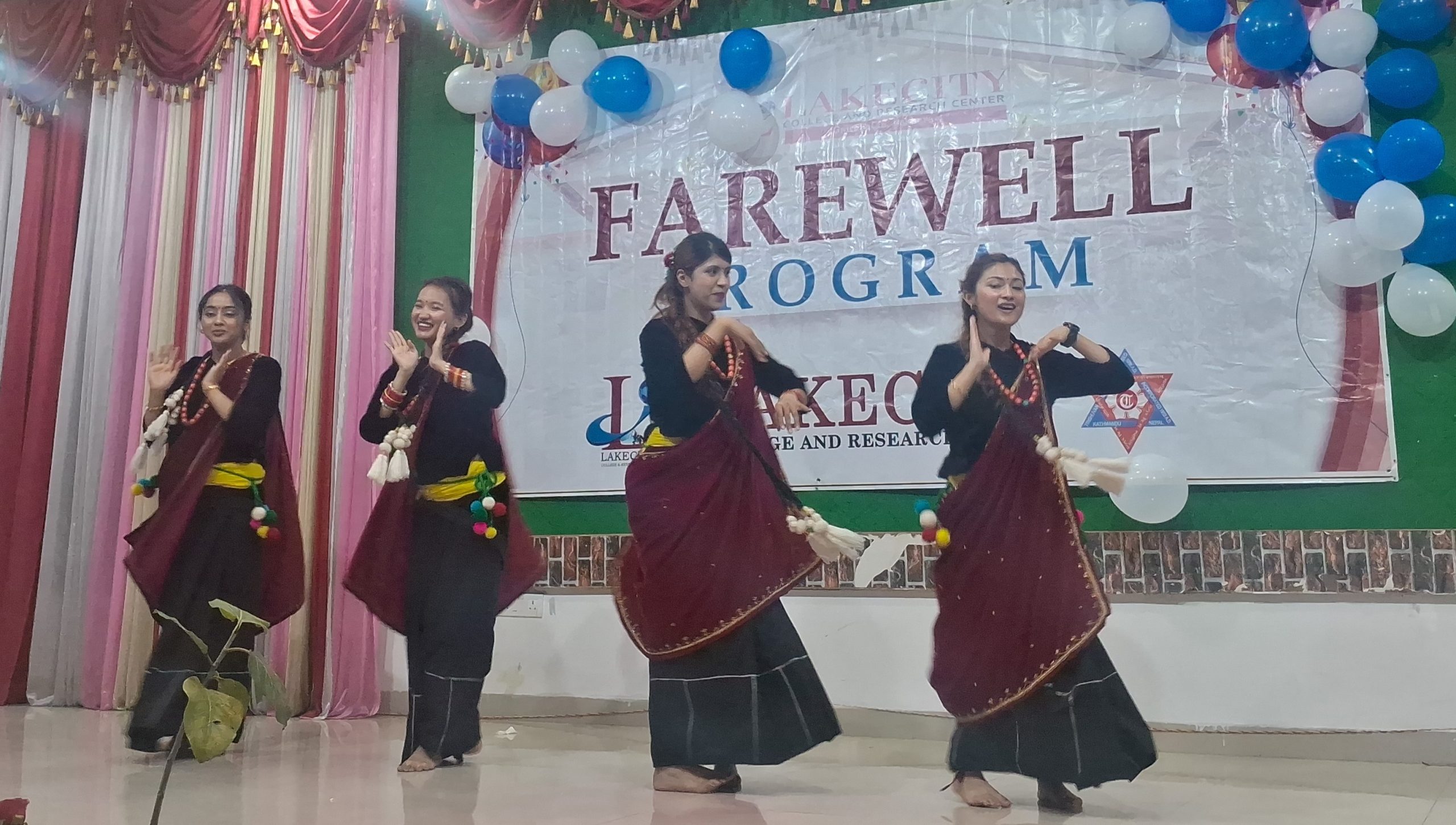 लेकसिटी कलेजमा स्नातक विद्यार्थीको सम्मानमा विदाइ कार्यक्रम